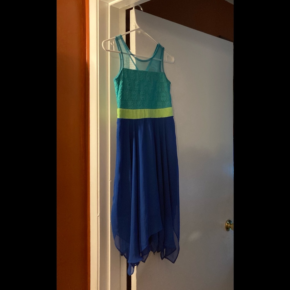 A rlly cute blue and green dress.
